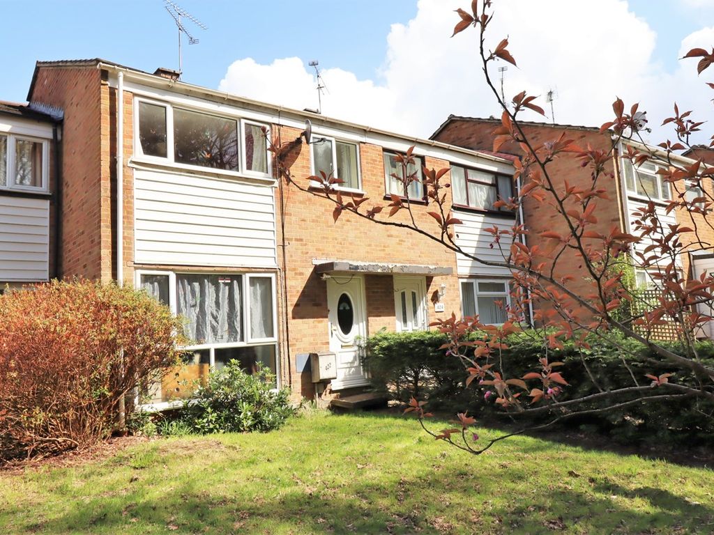 3 bed terraced house for sale in Pinewood Park, Farnborough GU14 Zoopla