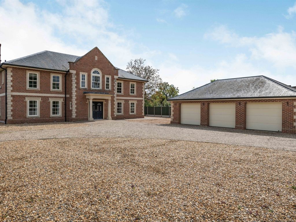 6 bed detached house for sale in Norwich Common, Wymondham NR18 Zoopla