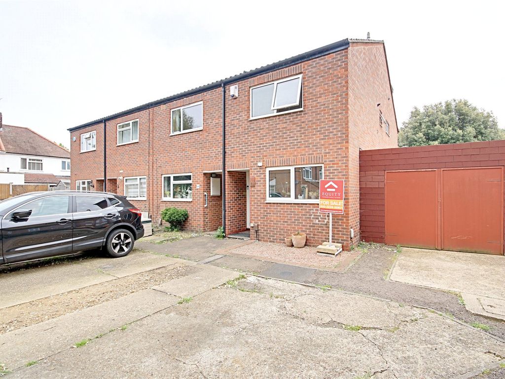 3 bed end terrace house for sale in Burncroft Avenue, Enfield EN3, £