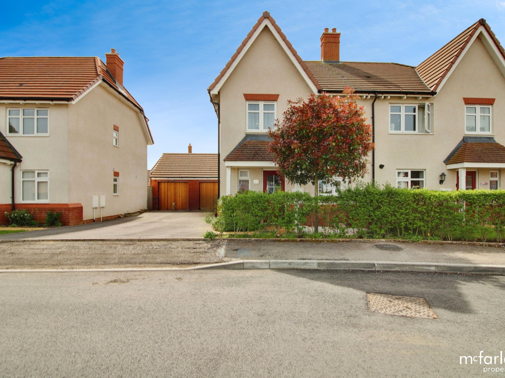 4 bed semidetached house for sale in High Ground, Tadpole Garden