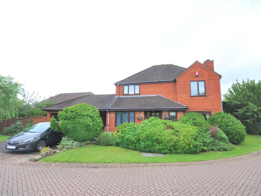 4 bed detached house for sale in The Bramptons, Shaw, Swindon