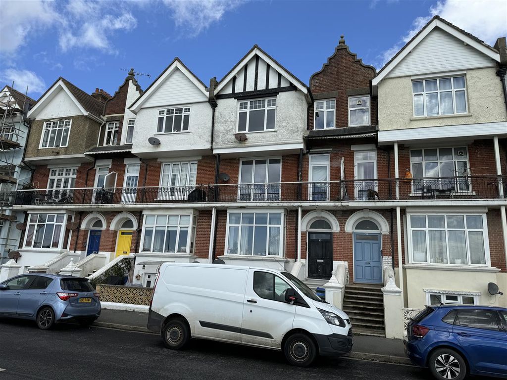 1 bed flat for sale in South Terrace, Littlehampton BN17, £115,000 Zoopla