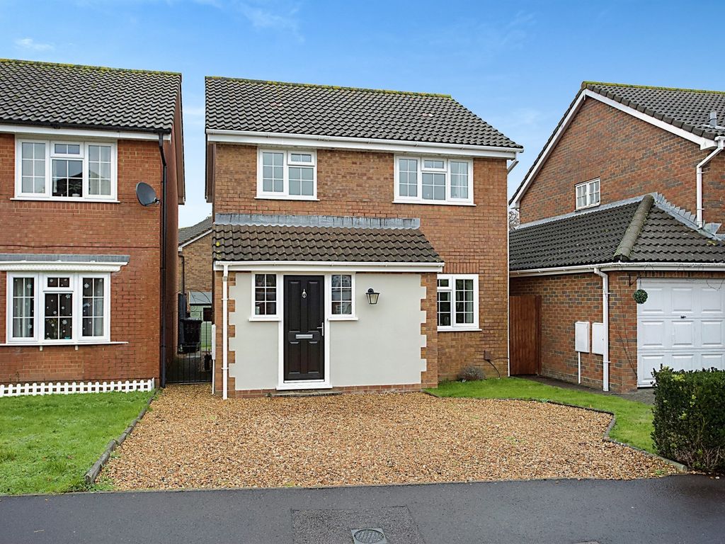 3 bed detached house for sale in Walker Gardens, Hedge End, Southampton