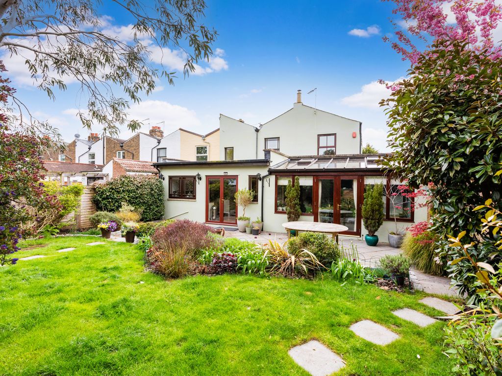 4 bed semidetached house for sale in Albert Street, Windsor SL4 Zoopla