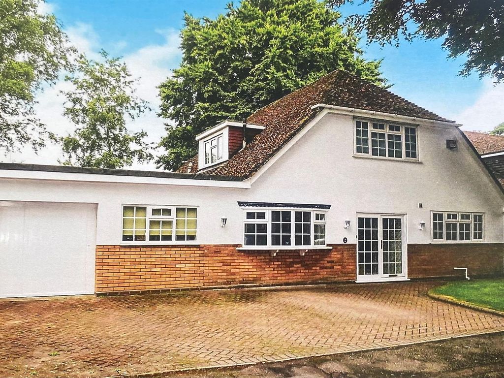 4 bed detached house for sale in Ferndale Drive, Kenilworth CV8, £