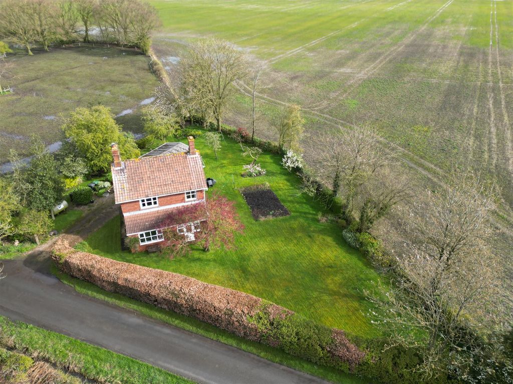 4 bed detached house for sale in Greengate Lane, South Duffield, Selby