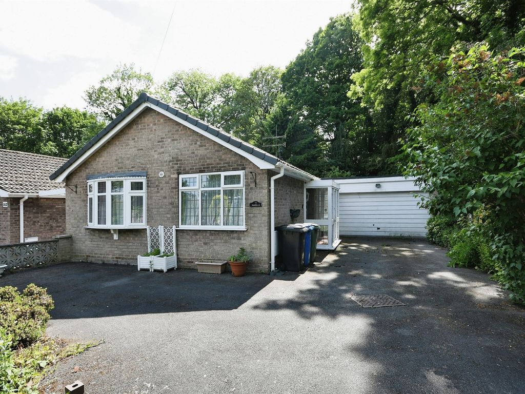 2 bed detached bungalow for sale in Hady Lane, Chesterfield S41, £