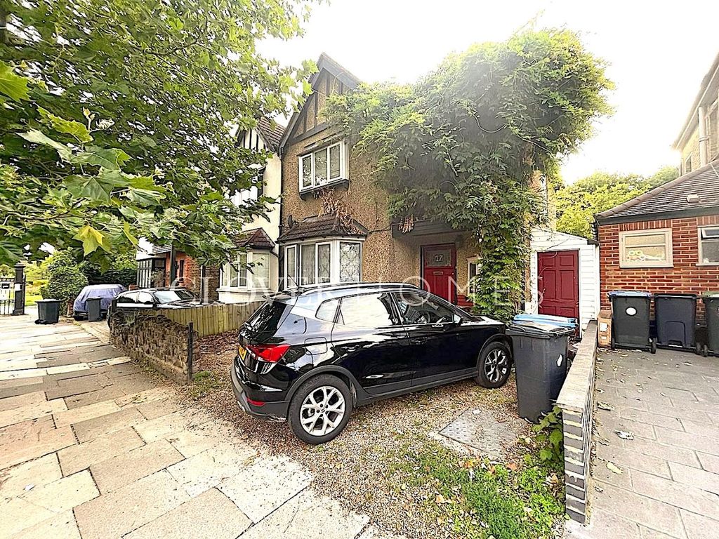 3 bed property for sale in Cecil Road, Enfield EN2, £798,500 Zoopla