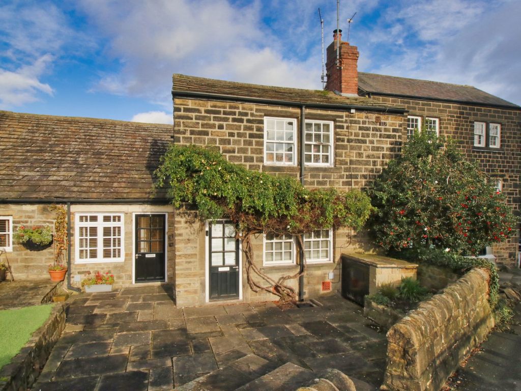 2 bed property for sale in Station Road, Horsforth, Leeds, West