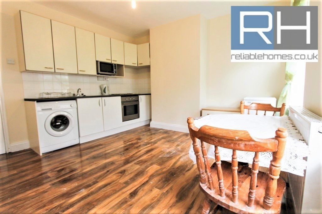 2 bed flat to rent in Barnfield Gardens, Plumstead, London SE18 Zoopla