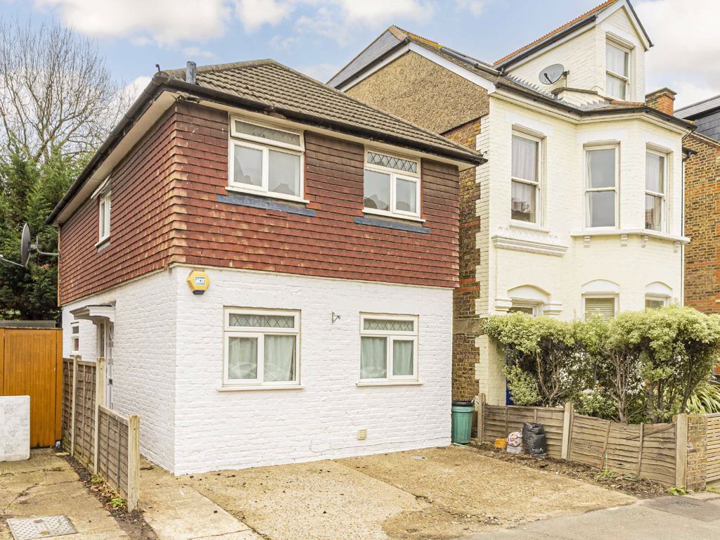 4 bed detached house for sale in King Charles Road, Berrylands, Surbiton KT5 Zoopla