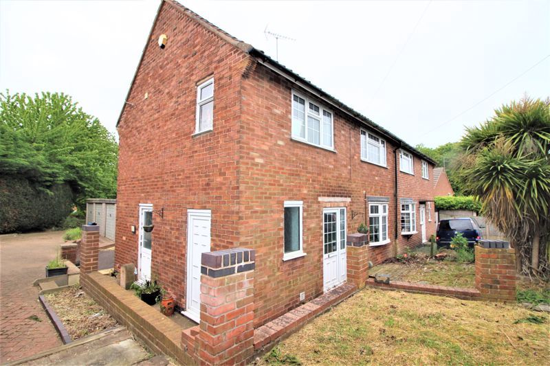3 bed semidetached house for sale in Yew Tree Road, Ollerton, Newark