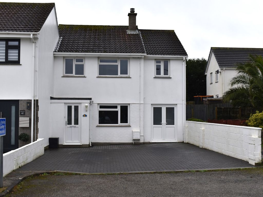 5 bed semidetached house to rent in Trenithick Avenue, Helston TR13, £