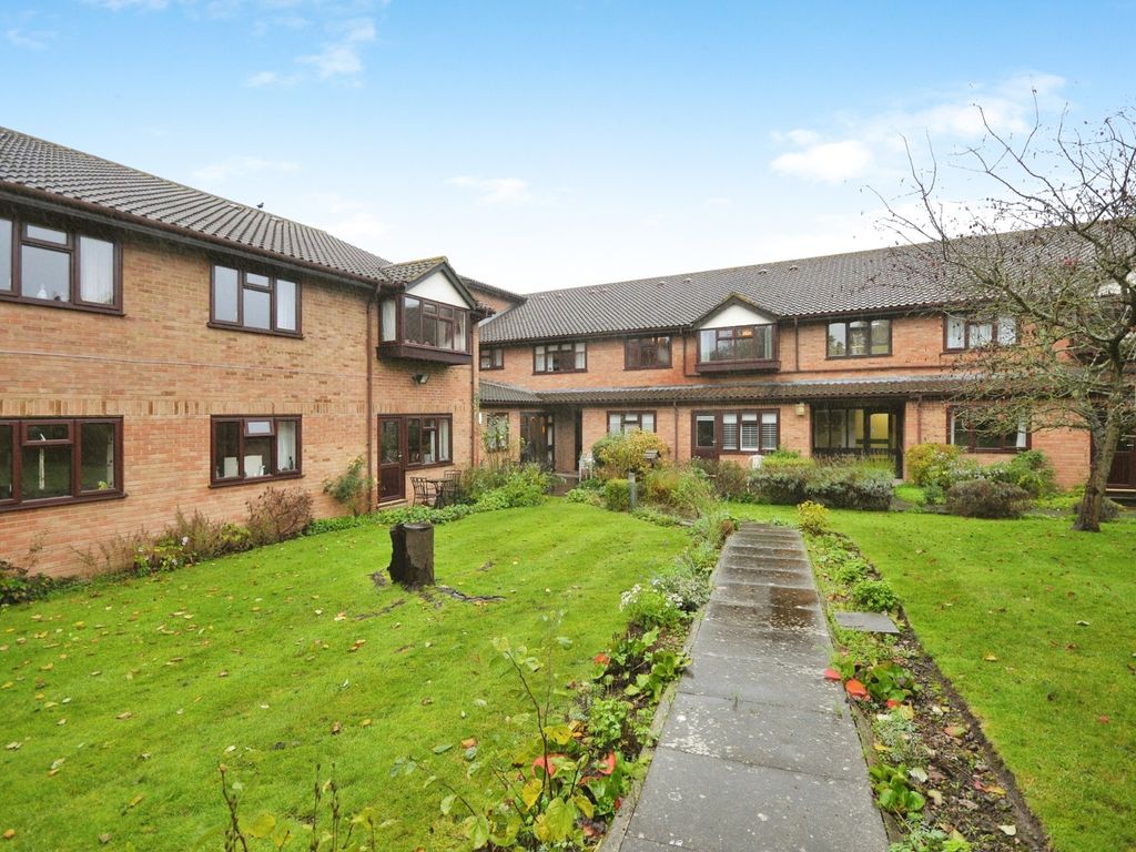 1 bed for sale in Close, Hayes, Bromley BR2, £160,000