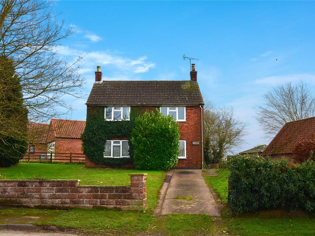 3 bed detached house for sale in Main Street, Norwell, Newark, Nottinghamshire NG23, £250,000