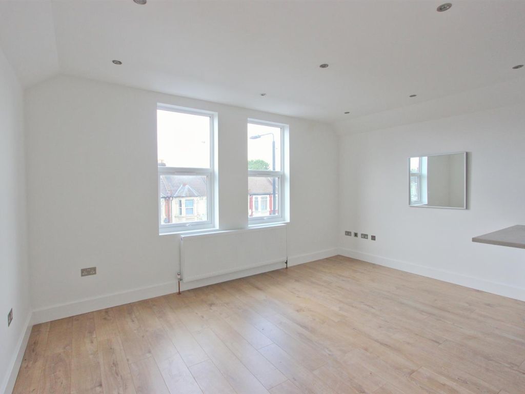 1 bed flat to rent in Romford Road, London E7, £1,450 pcm Zoopla