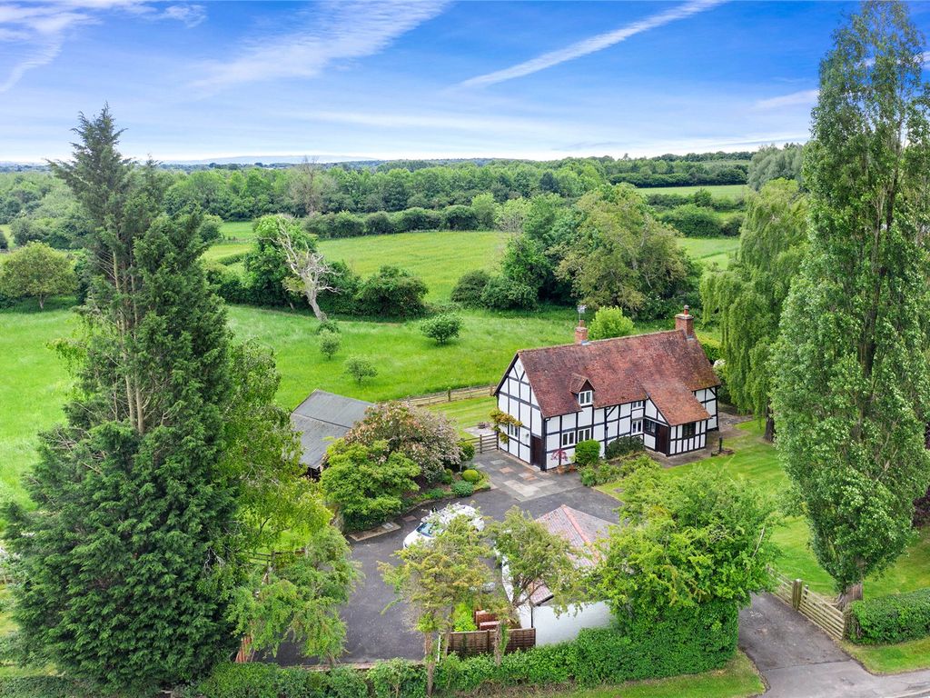 3 bed detached house for sale in Droitwich Road, Bradley Green