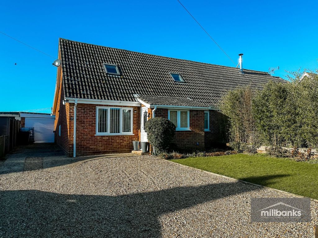 3 bed chalet for sale in Rectory Lane, Great Ellingham, Attleborough