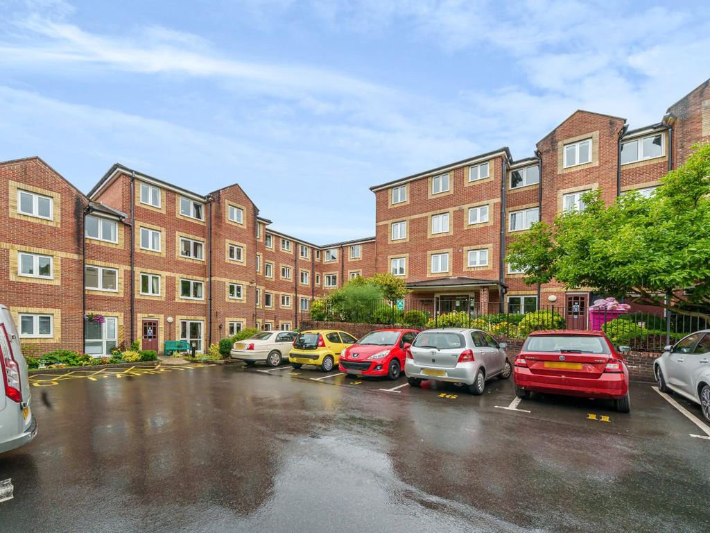 2 bed flat for sale in Maxime Court, Sketty, Swansea SA2, £140,000 Zoopla
