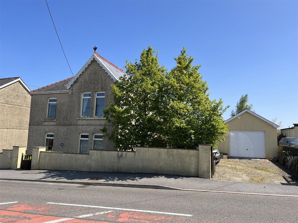 3 bed detached house for sale in Pontardulais Road, Tycroes, Ammanford