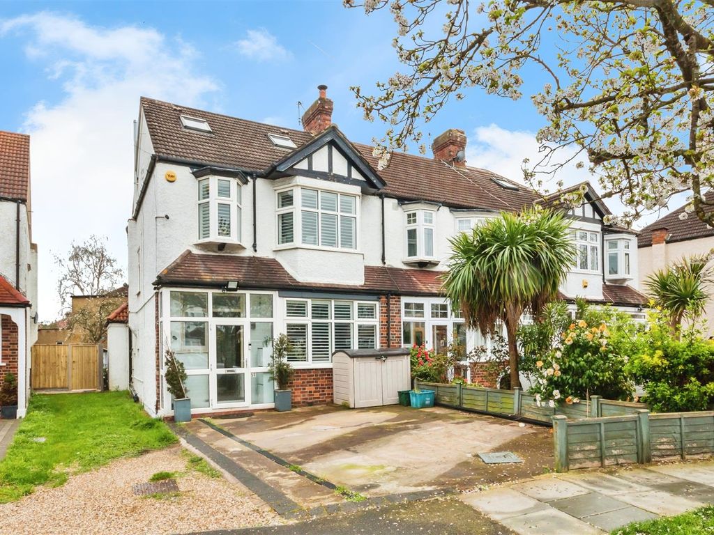 4 bed end terrace house for sale in Westway, London SW20, £950,000 Zoopla
