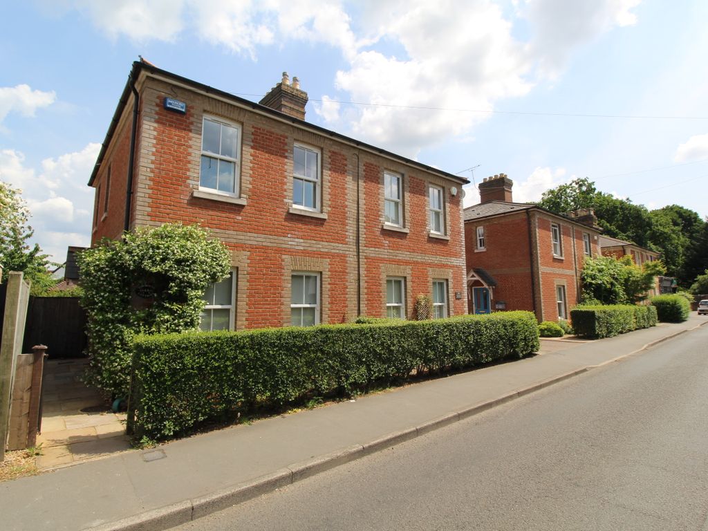 2 bed cottage to rent in Coldharbour Road, Pyrford, Surrey GU22 Zoopla