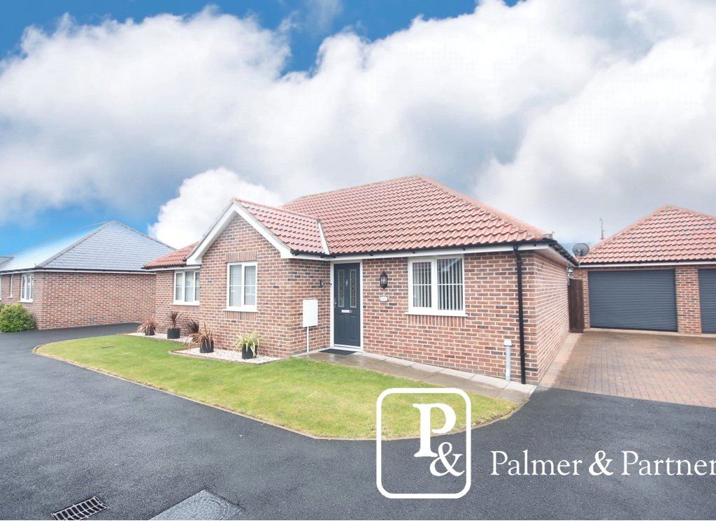 3 bed bungalow for sale in Whitegates Court, Little Clacton, ClactonOnSea, Essex CO16 Zoopla