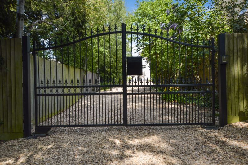 5 bed detached house for sale in First Drift, Wothorpe, Stamford PE9, £