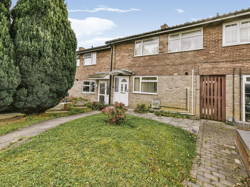 3 bed terraced house for sale in Newton Road, Stevenage SG2, £325,000