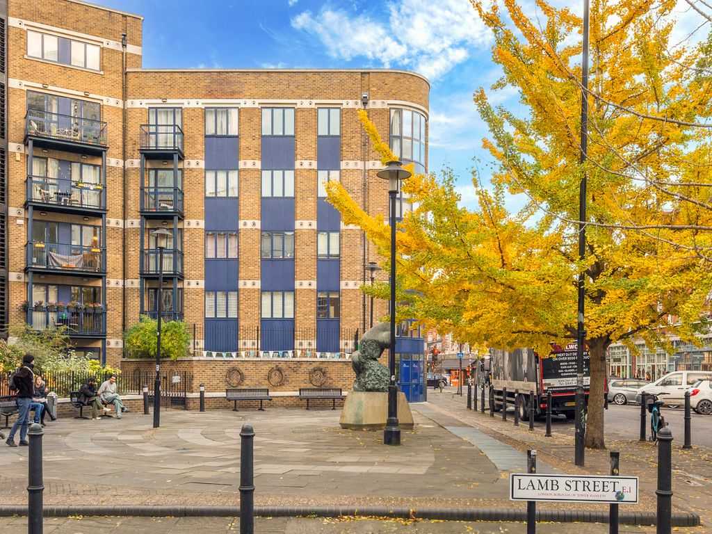 1 bed flat for sale in Lamb Street, Liverpool Street E1, £450,000 Zoopla