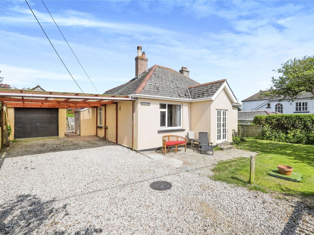 3 bed bungalow for sale in Garro Lane, Mullion, Helston, Cornwall TR12