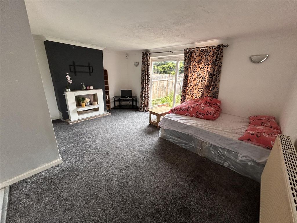 1 bed flat to rent in Redditch Road, Kings Norton, Birmingham B38, £600