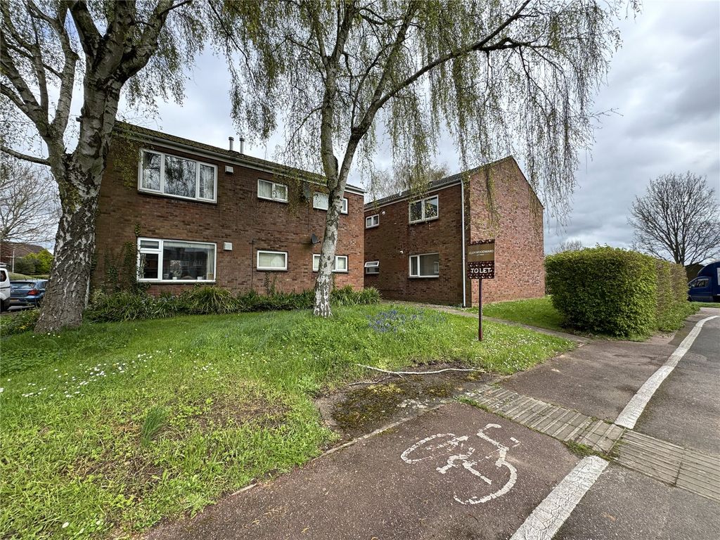 2 bed flat to rent in Haydon Close, Hull, Taunton TA1, £900 pcm