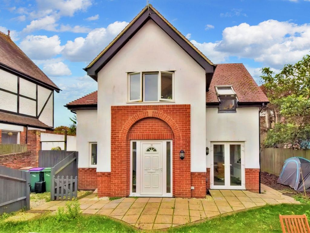 3 bed detached house to rent in Lime Road, Folkstone CT19, £1,450 pcm