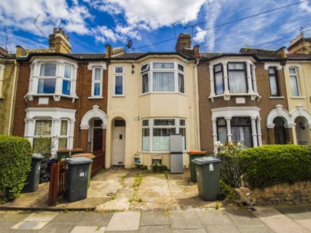 2 bed flat for sale in Sheringham Avenue, Manor Park E12, £300,000 Zoopla