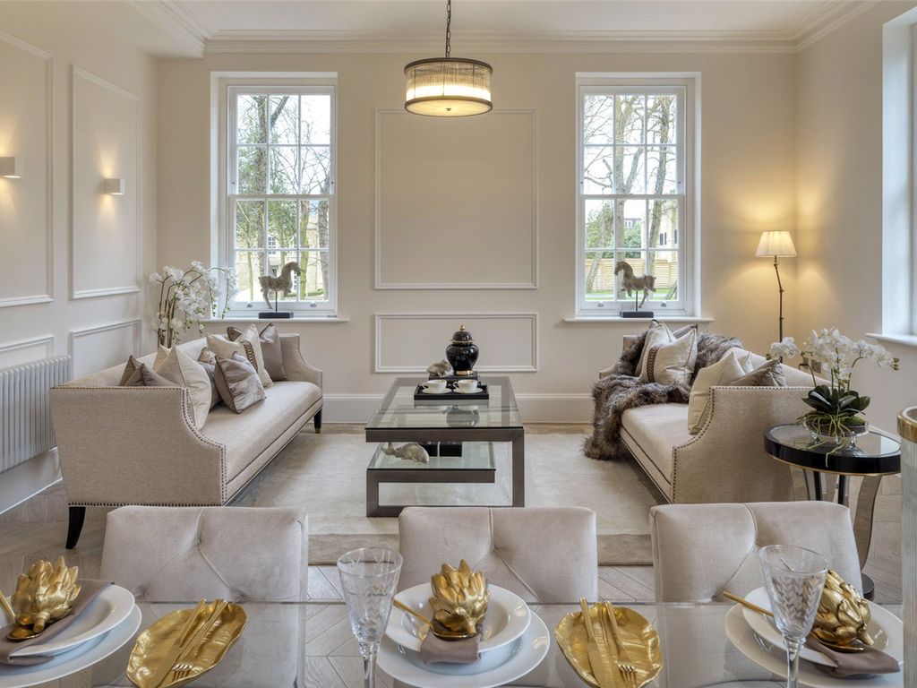 Lipton Close, London N14