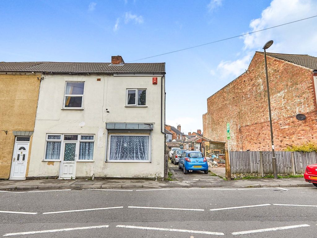 4 bed semidetached house for sale in Church Street, Church Gresley