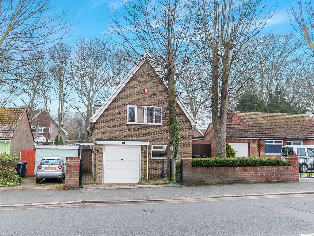 3 bed semidetached house to rent in Albion Road, Broadstairs, Kent
