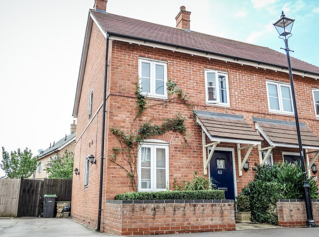 2 bed semidetached house for sale in Hilton Close, Kempston, Bedford