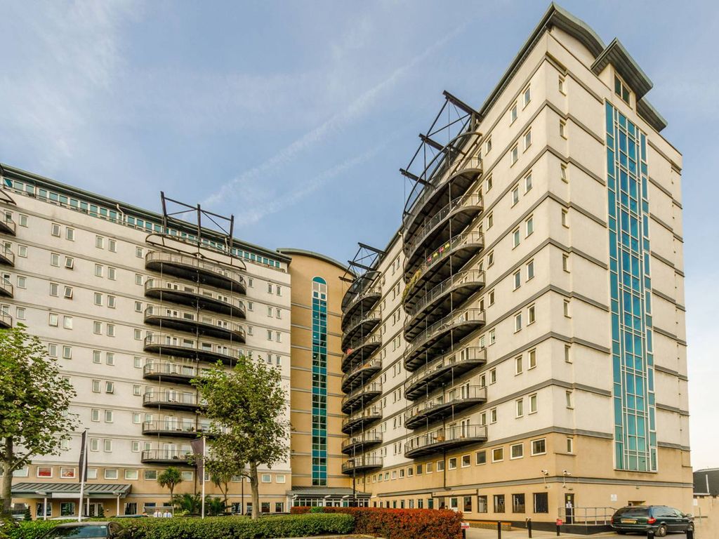 2 bed flat to rent in Central House, Stratford, London E15 Zoopla