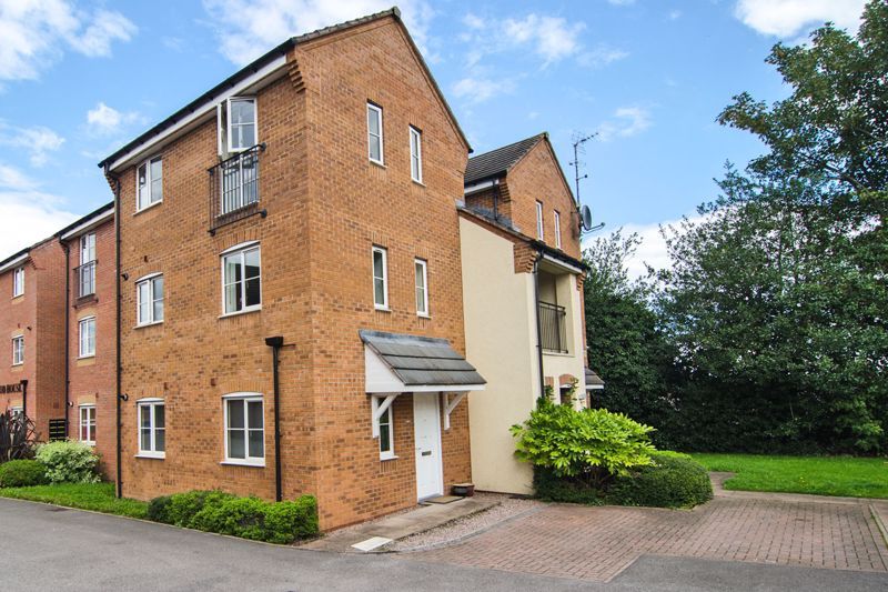 1 bed flat to rent in Hindley View, Rugeley WS15, £575 pcm Zoopla