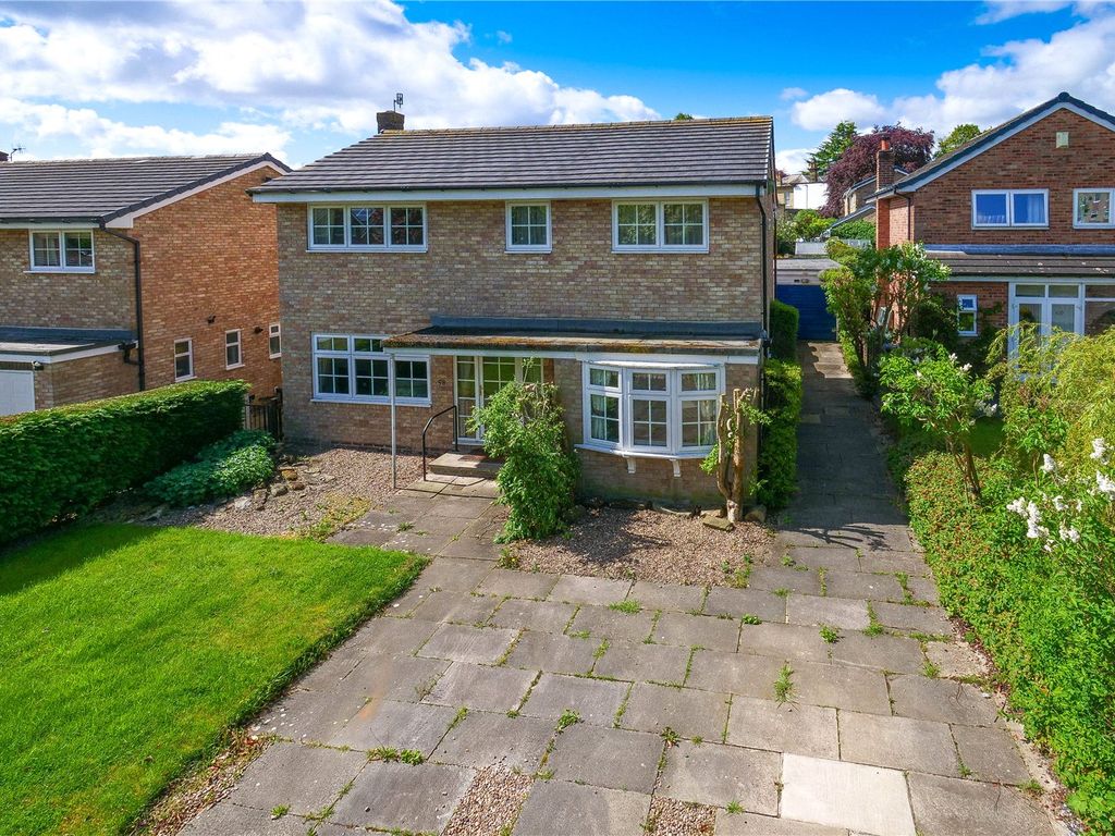 4 bed detached house for sale in Hoyle Court Road, Baildon, Shipley
