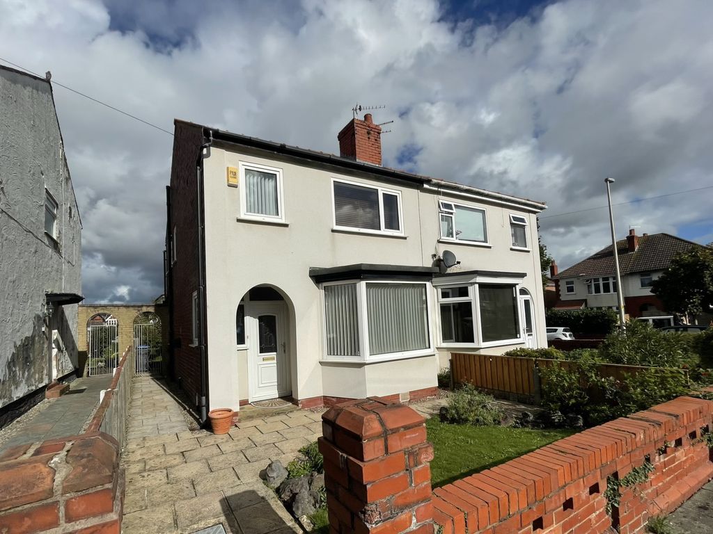 3 bed semidetached house for sale in Oregon Avenue, Blackpool FY3, £