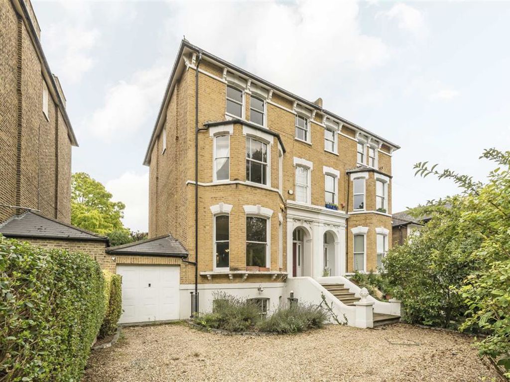 5 bed semidetached house for sale in Manor Park, London SE13, £