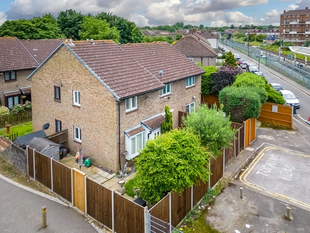 1 bed terraced house for sale in Tamworth Lane, Mitcham CR4 Zoopla
