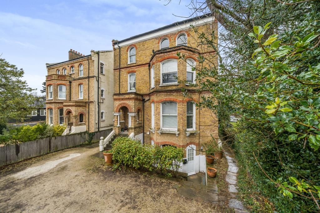 1 bed flat for sale in Surbiton, Kingston Upon Thames KT6, £250,000