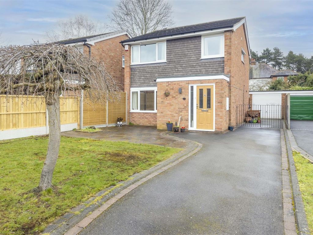 4 bed detached house for sale in Arreton Close, Knighton, Leicester LE2