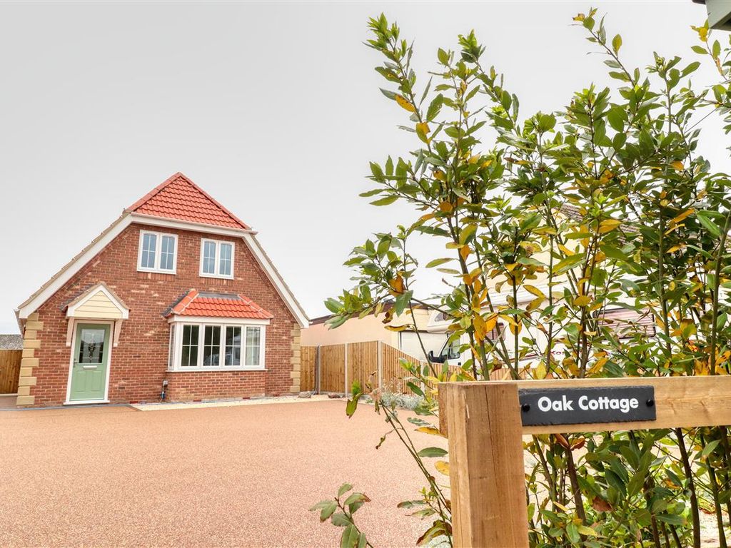 New home, 3 bed detached house for sale in Main Road, Great Holland