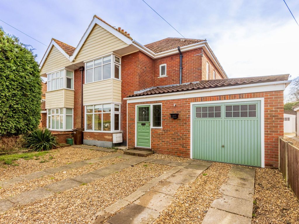 3 bed semidetached house for sale in Hillcrest Road, Norwich NR7, £