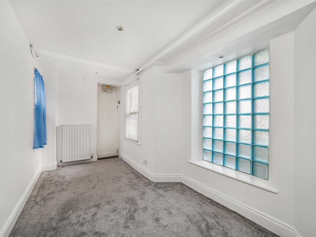 2 bed flat for sale in Auckland Hill, West Norwood SE27, £350,000 Zoopla